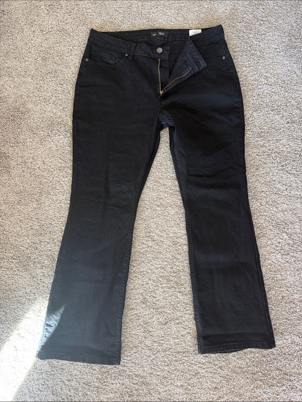 Lee Women's Regular Fit Bootcut Mid rise Black Jeans 16 Sjort